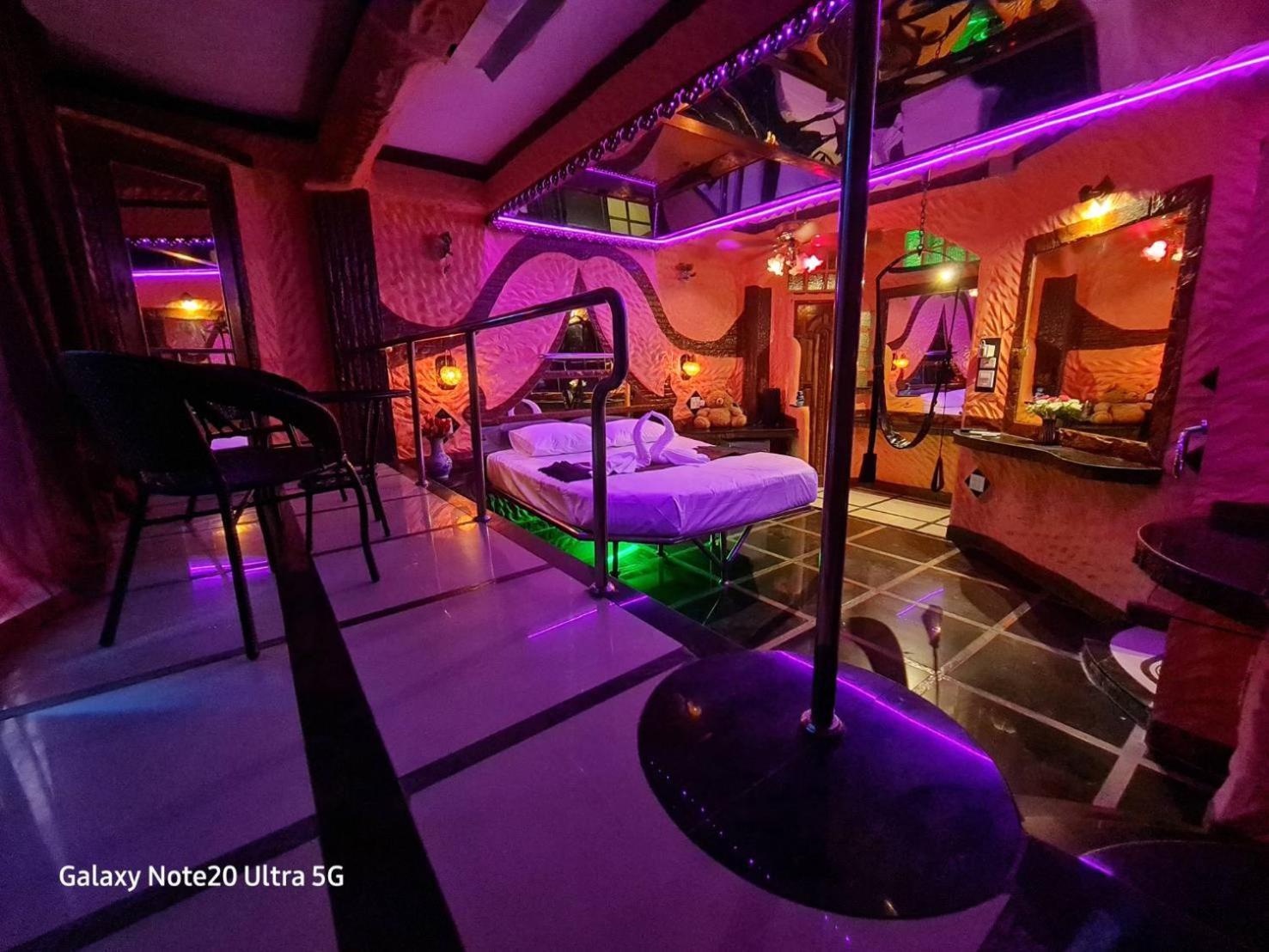 Penthouse Pattaya Hotel Luaran gambar