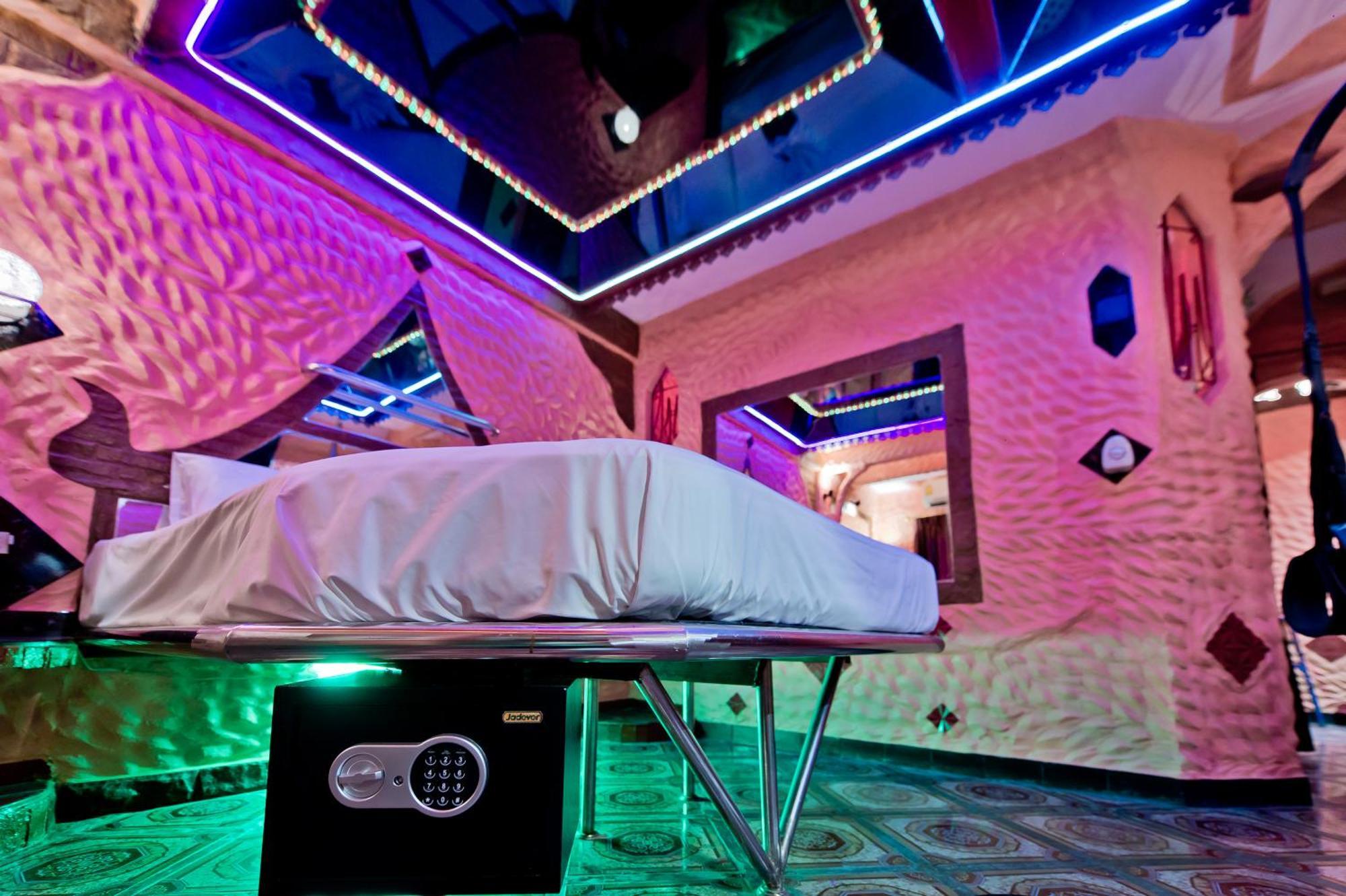 Penthouse Pattaya Hotel Luaran gambar
