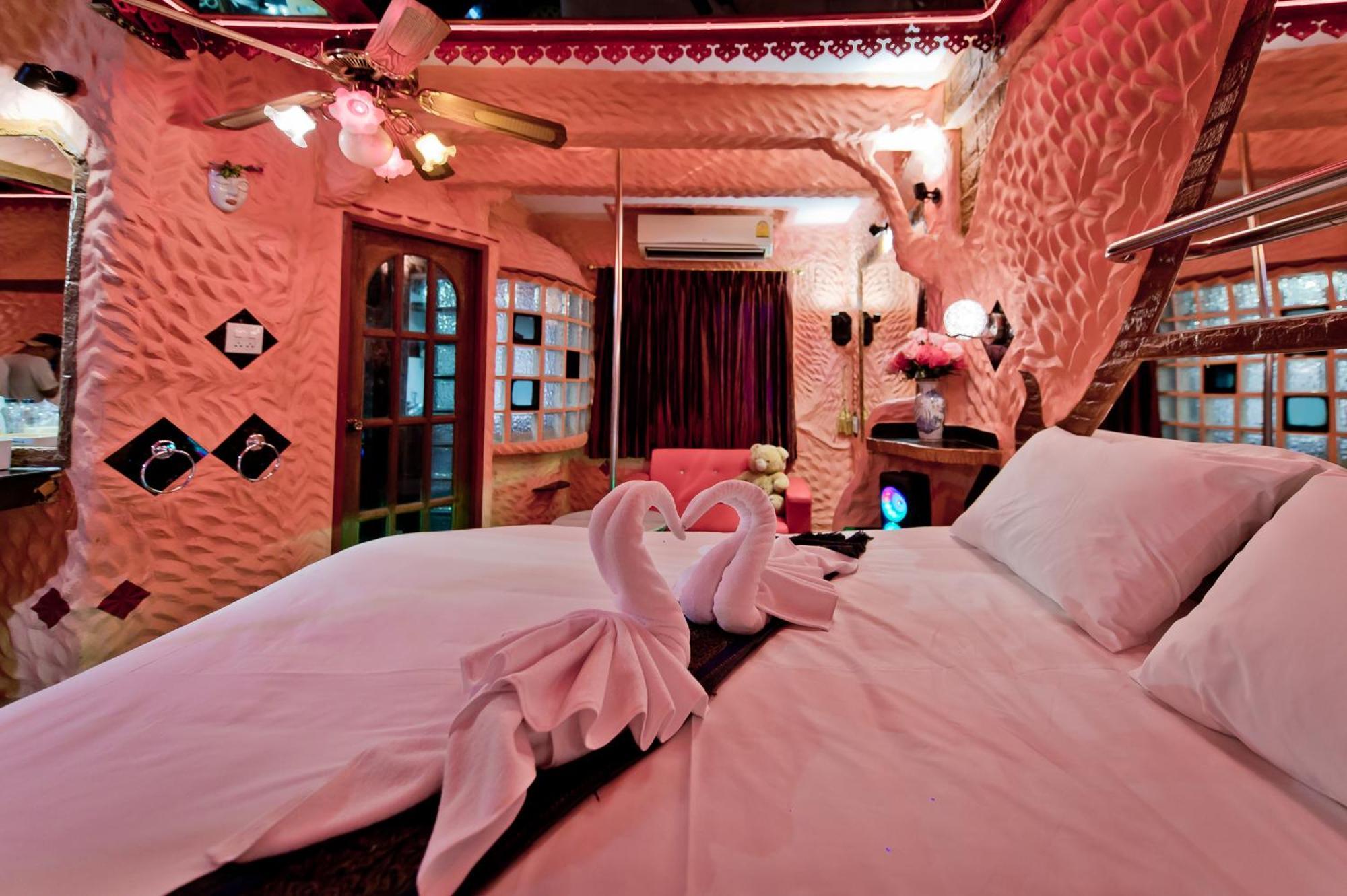 Penthouse Pattaya Hotel Luaran gambar