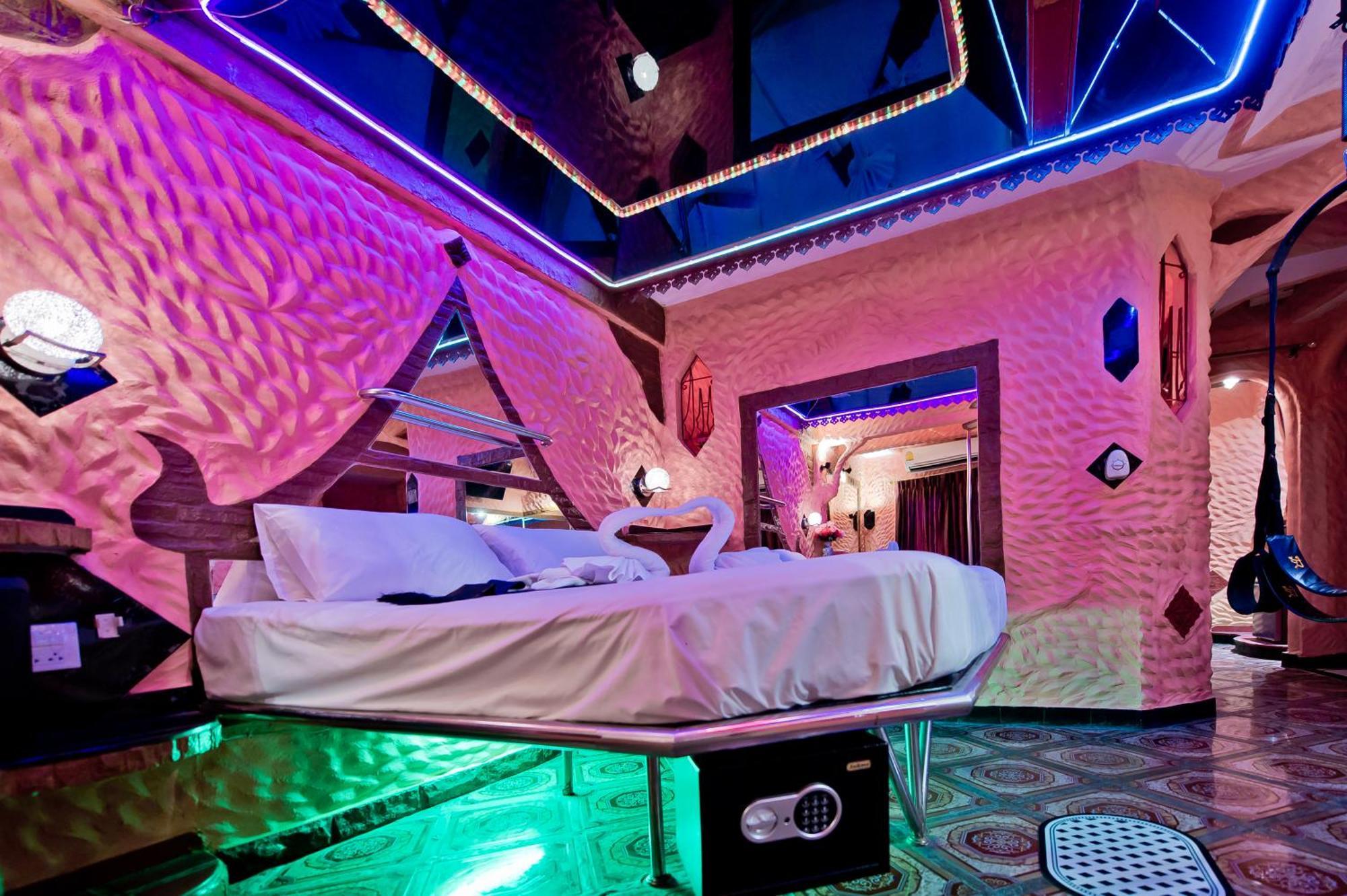 Penthouse Pattaya Hotel Luaran gambar